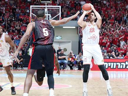 לא המשחק הכי טוב שלו מאז נחת בת&ldquo;א (אלן שיבר)