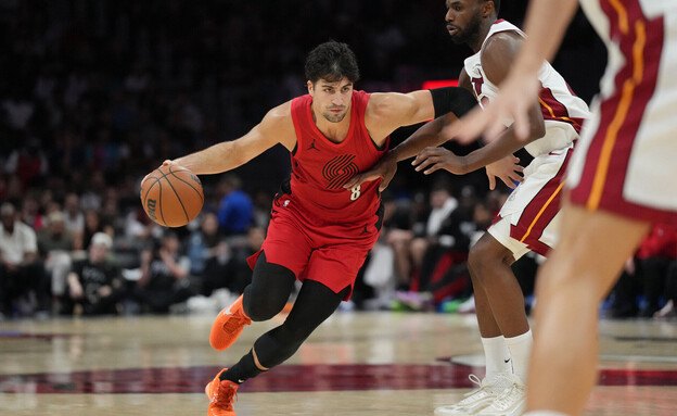 דני אבדיה נגד מיאמי היט (צילום: רויטרס)