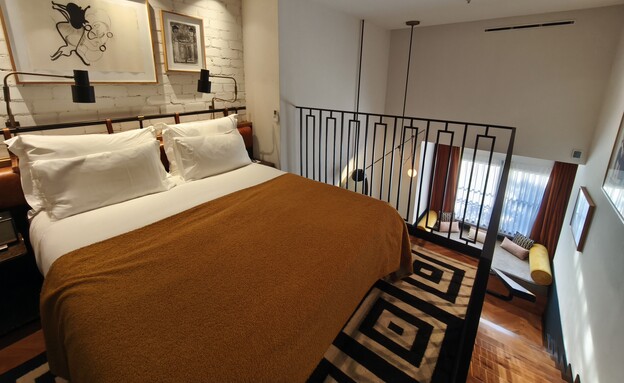 מלון בקסטייג' מלון בקסטייג'