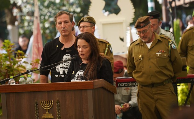 חגית ורובי בהלווית בנם איתי חן ז"ל