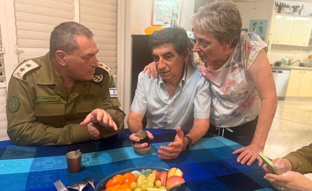 הרמטכ"ל בפגישה עם משפחת גולדין