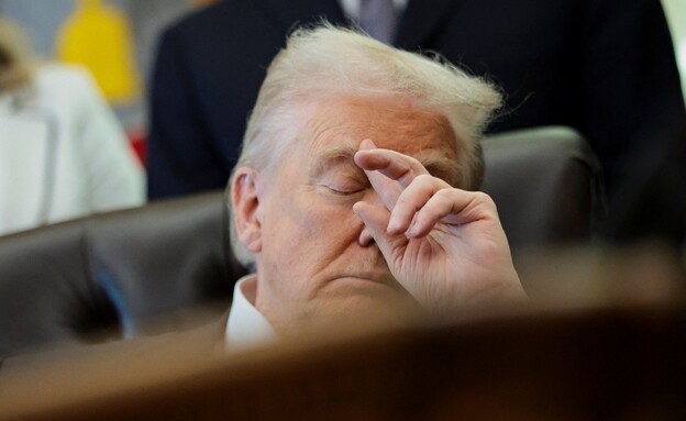 טראמפ נראה ישן באירוע בחדר הסגלגל