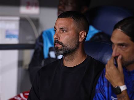 &ldquo;גאה בשחקנים&ldquo;. אראל (אלן שיבר) (צילום: ספורט 5)