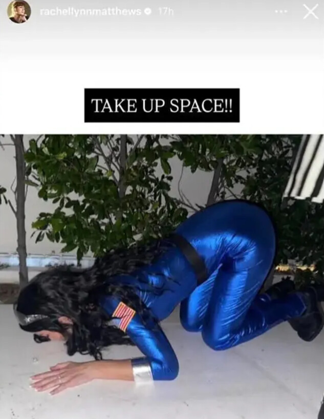 אורלנדו בלום, רייצ'ל לין מת'יוז