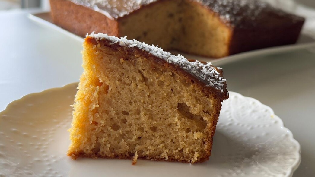 עוגת ריבת חלב וקוקוס בחושה