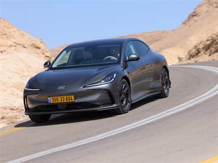 IM5 - מכונית סדאן גדולה שתתחרה למשל בטסלה מודל 3 ובאקספנג P7