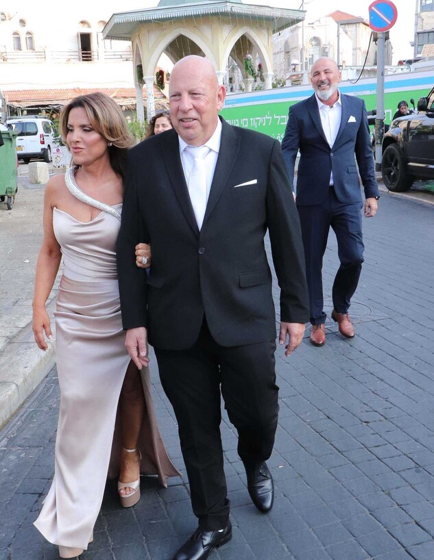 אילנה קירל, אמיר קירל, מחוץ לחתונה ביפו