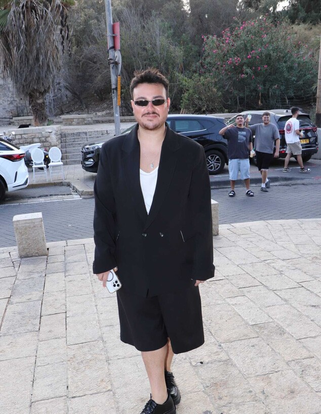 עדן דניאל גבאי מגיע לחתונה של נועה קירל ודניאל פרץ