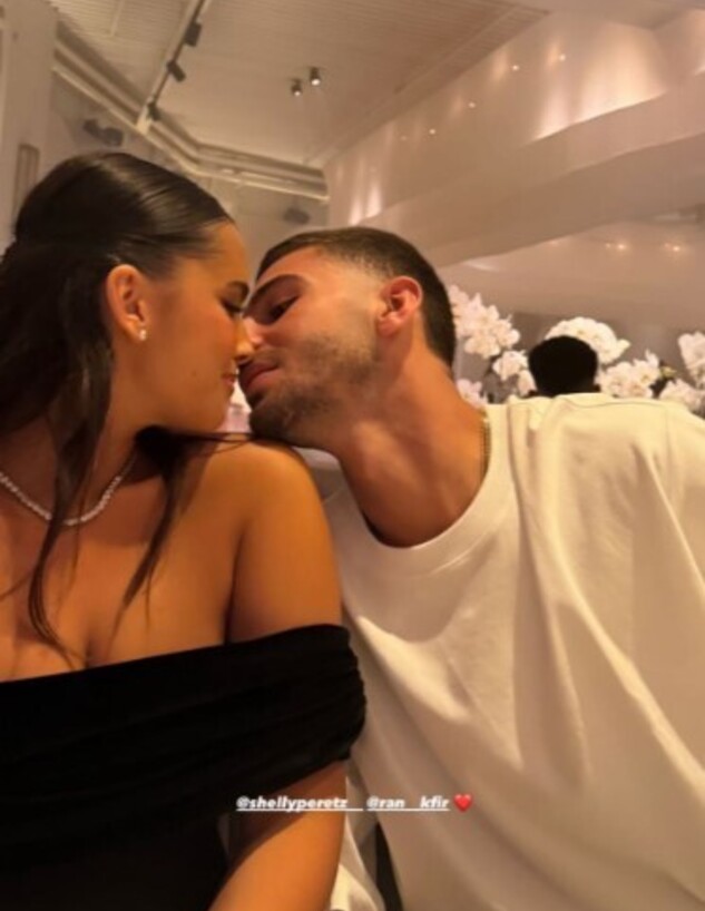 שלי פרץ משיקה חבר חדש בחתונה של נועה קירל שלי פרץ משיקה חבר חדש בחתונה של נועה קירל