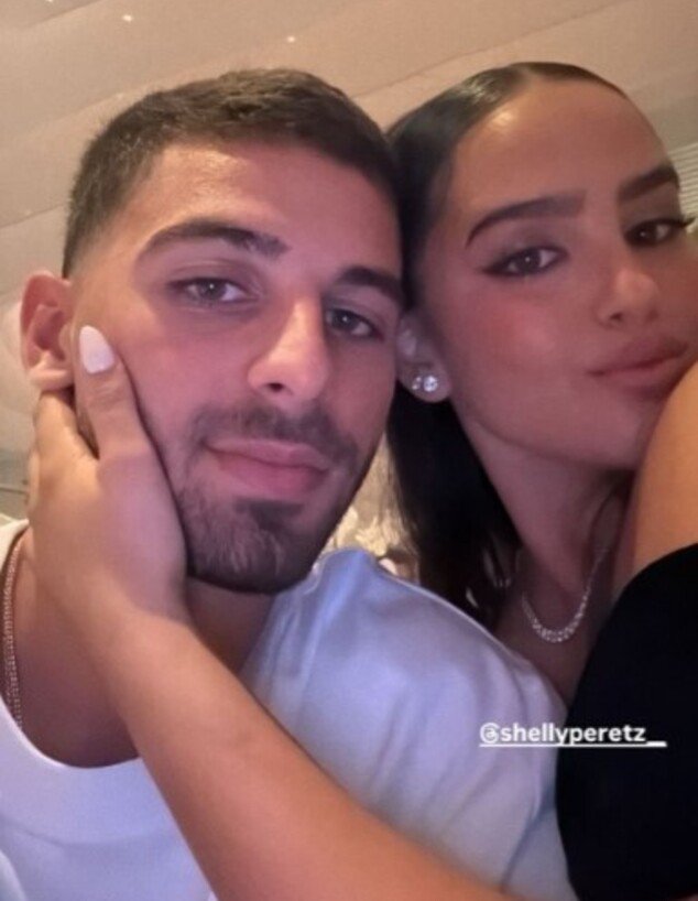 שלי פרץ משיקה חבר חדש בחתונה של נועה קירל שלי פרץ משיקה חבר חדש בחתונה של נועה קירל