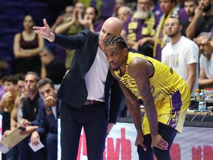 מנפורד ופרנקו. הגארד עם משחק פושר (אלן שיבר)