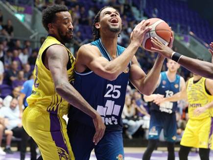 וגם להול שסיים עם 17 נק` (אלן שיבר)