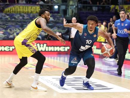 סחב את הקבוצה לניצחון גדול. נואה לוק (אלן שיבר)