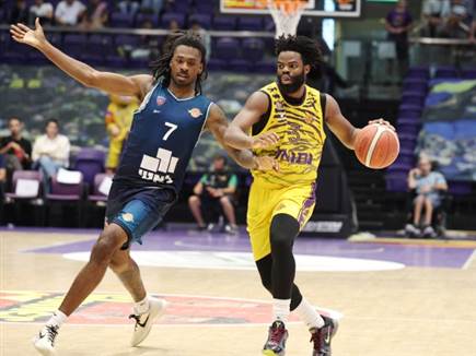 וולטון - לא רחוק מטריפל-דאבל (אלן שיבר)