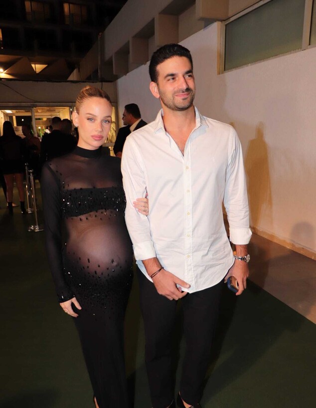 בר זומר, אביב כהן בחתונה של נועה קירל