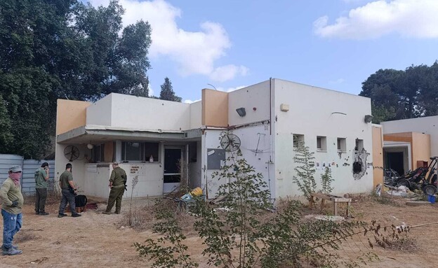 אותרו נשקים ומכשירי קשר של מחבלי חמאס בגן ילדים אותרו נשקים ומכשירי קשר של מחבלי חמאס בגן ילדים