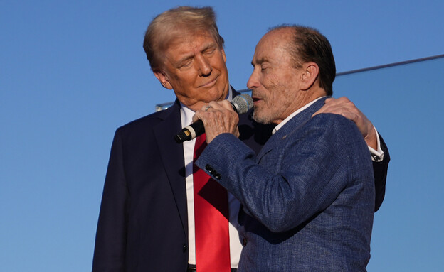 לי גרינווד ונשיא ארה"ב דונלד טראמפ