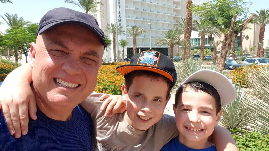 אהרוני הורים אהרוני הורים