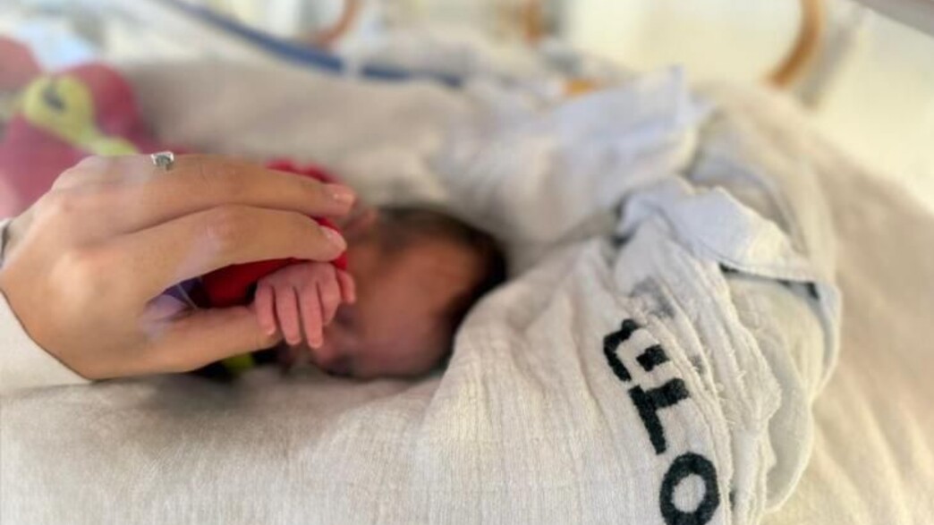 יצאה לחופשה באילת וילדה פגה במשקל קילו ורבע יצאה לחופשה באילת וילדה פגה במשקל קילו ורבע