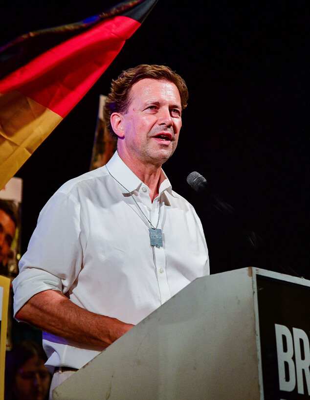 שטפן זייברט, שגריר גרמניה בישראל בכיכר החטופים שטפן זייברט, שגריר גרמניה בישראל בכיכר החטופים