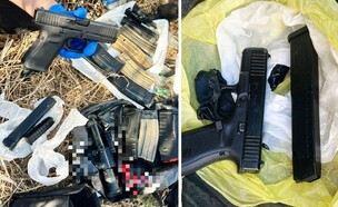 מצבור הנשק שנתפס בבית העורך דין  (צילום: דוברות המשטרה)