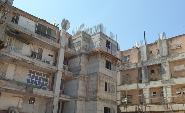 פרויקט תמ"א 38 בחולון (צילום: Roman Yanushevsky, shutterstock)