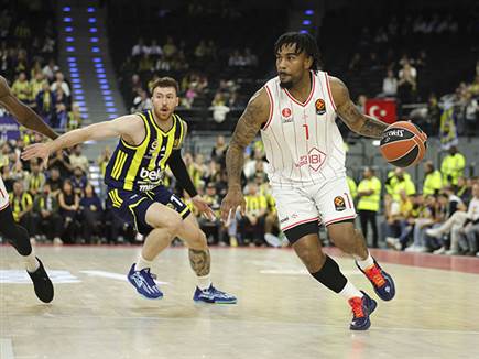 עוד משחק פושר של הגארד. ג`ונס (GETTY)