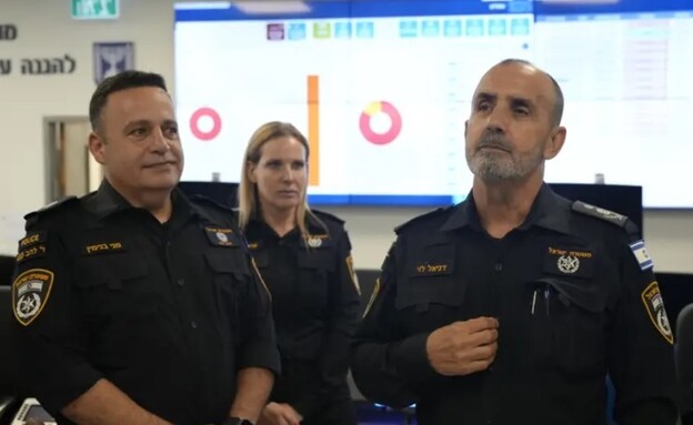 המפכ"ל דני לוי וניצב מני בנימין 