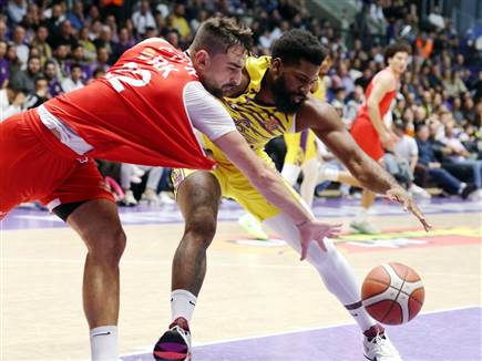 לא הרגיש נוכח בצבע. מרטין (אלן שיבר)