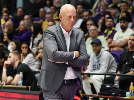 לא מרוצה בכלל. הדר (אלן שיבר) לא מרוצה בכלל. הדר (אלן שיבר)