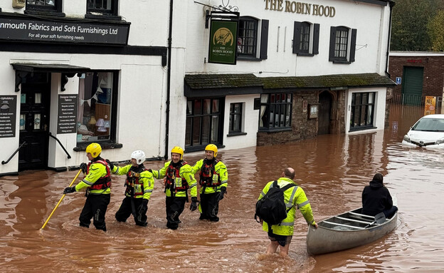 נזקי הסופה "קלאודיה" בווילס נזקי הסופה "קלאודיה" בווילס