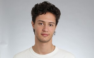 ליאם שניצר (צילום: לימור בן רומנו)