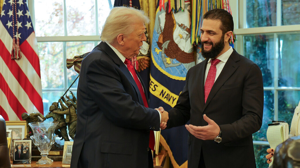 א-שרע והנשיא טראמפ בבית הלבן א-שרע והנשיא טראמפ בבית הלבן