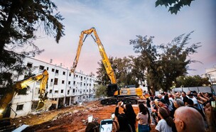 הריסת בתים בשכונת אגרובנק בחולון (צילום: NEO Media, יחסי ציבור)