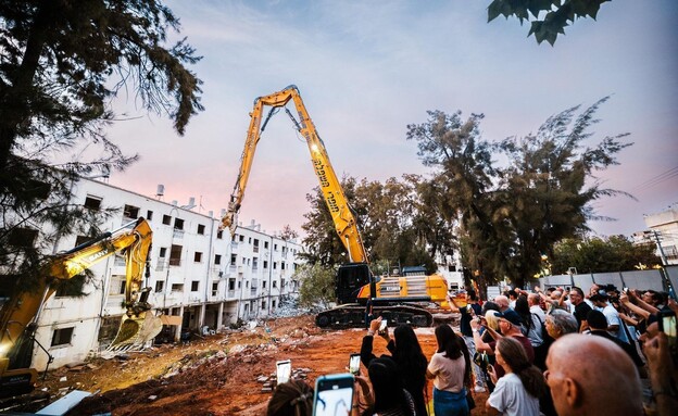 הריסת בתים בשכונת אגרובנק בחולון (צילום: NEO Media, יחסי ציבור)