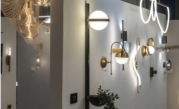 חיתוכים נובמבר 2025 תאורה מתצוגה ארכה חיתוכים נובמבר 2025 תאורה מתצוגה ארכה