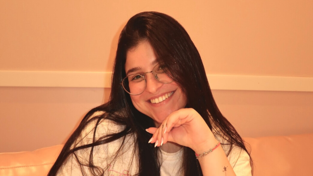 כוכבת הרשת נויה כהן כוכבת הרשת נויה כהן