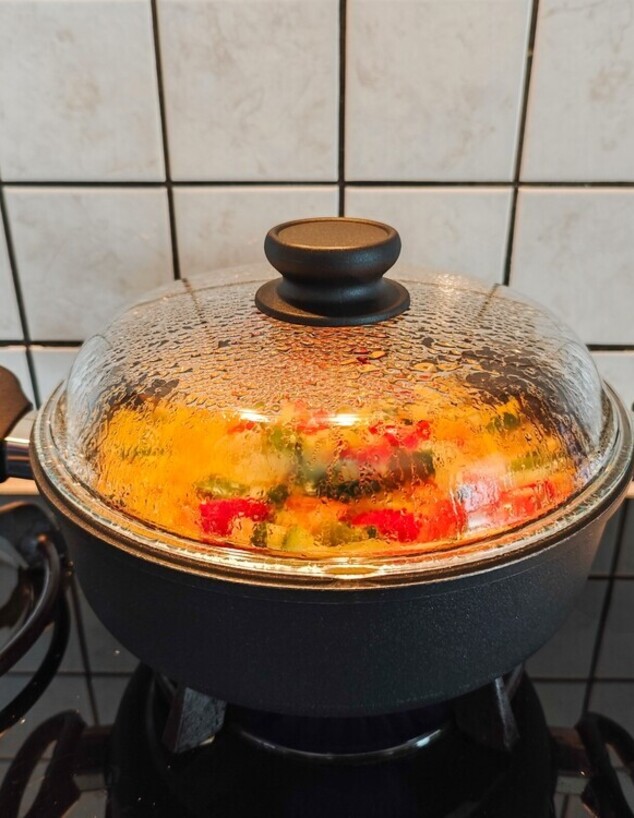 סיר מוכן על הכיריים