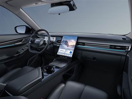 רשימת האבזור דומה למדי בין שלושת יחידות ההנעה