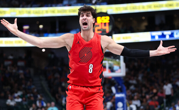 דני אבדיה נגד דאלאס (צילום: רויטרס)