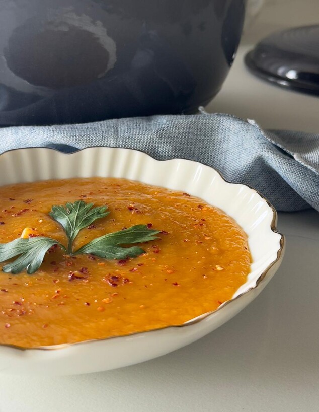 מרק בטטה ועדשים כתומות של חנושה