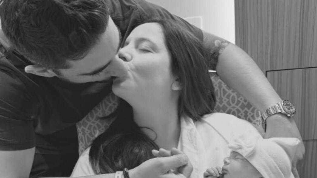 מזל טוב: יורשת המיליונים אלינור קופלר ובן זוגה הביאו לעולם בת 