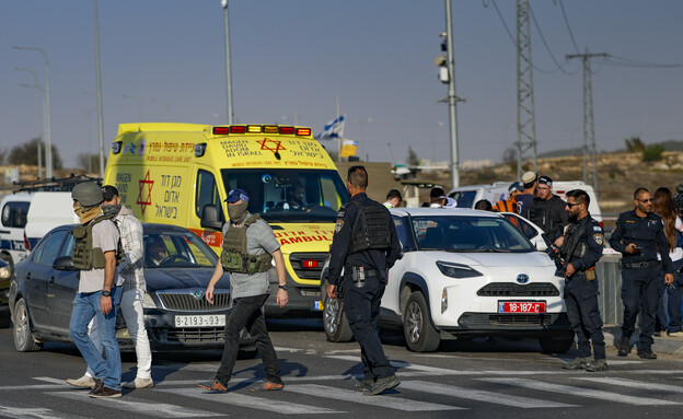 פיגוע דריסה משולב בצומת הגוש
