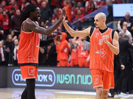 הפועל ת&ldquo;א עם ניצחון בלתי נשכח (צילום: אלן שיבר)