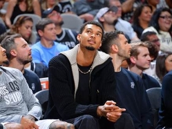 Michael Gonzales/NBAE via Getty Images (צילום: ספורט 5)