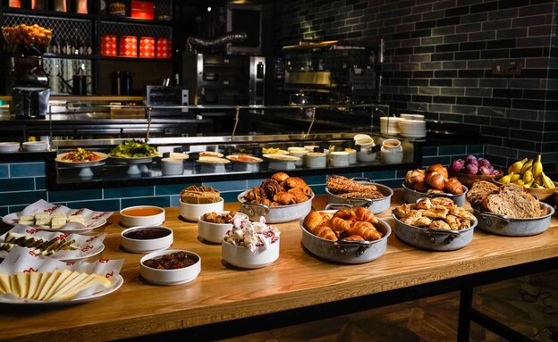 ארוחת בוקר במלון לינק