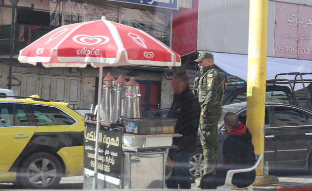 דוכן קפה ברחוב בחברון