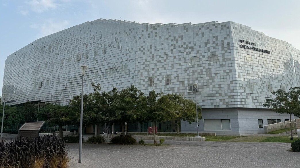 בניין בית הספר למדעי המחשב ובינה מלאכותית