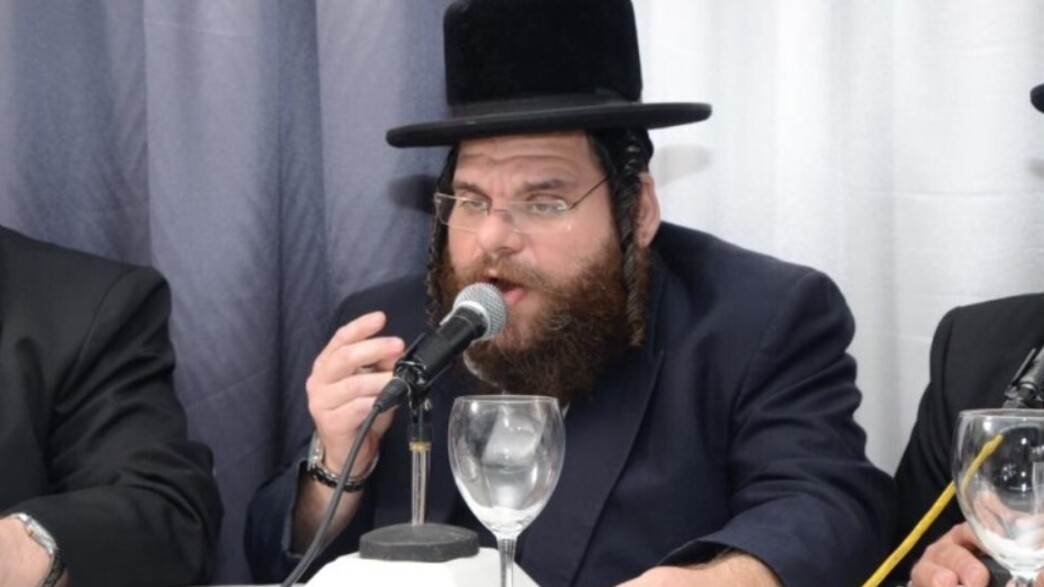 התמוטט בלוויית הרב: הזמר החסידי מנחם לוק הלך לעולמו בגיל 55