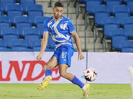 “היו לו הצעות, אבל הוא נשאר“ (צילום: קובי אליהו) (צילום: ספורט 5)